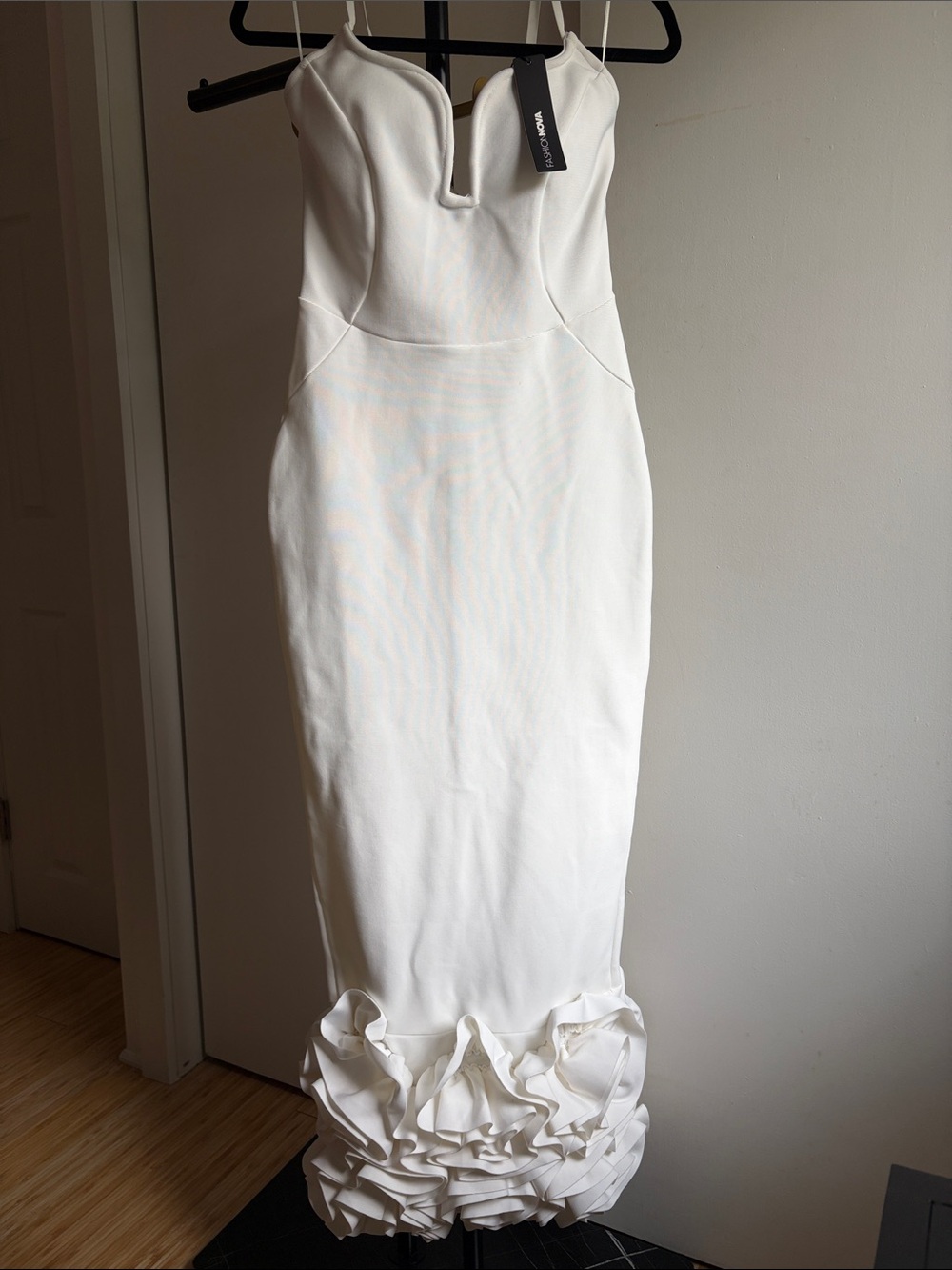 NWT White Strapless Ruffle-Hem Floor Length Evening/bridal Dress Sz M